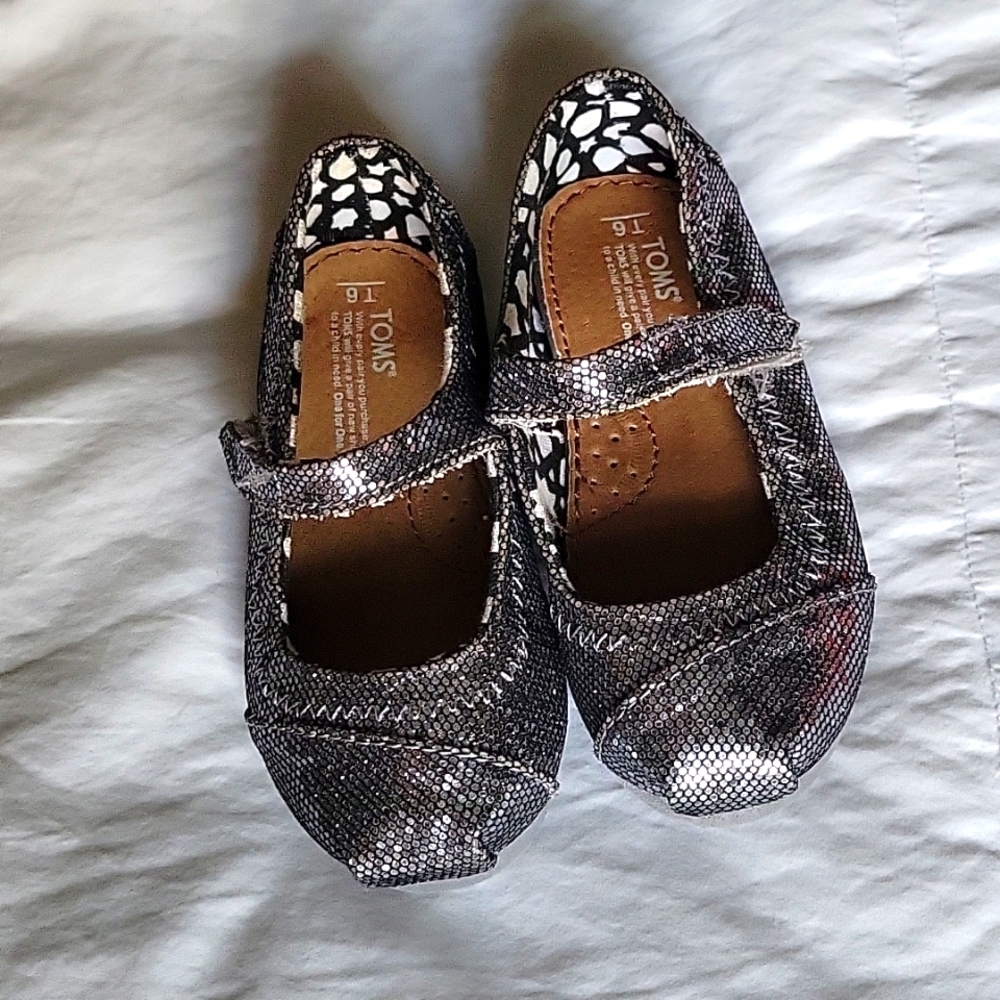 Toms girls shoes